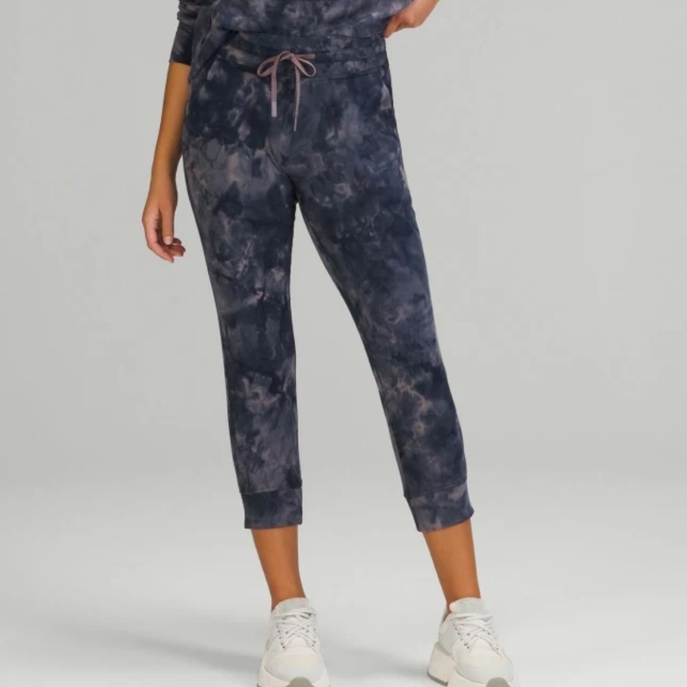 Lululemon Ready to Rulu Jogger 26” in Diamond Dye Lunar Rock True Navy